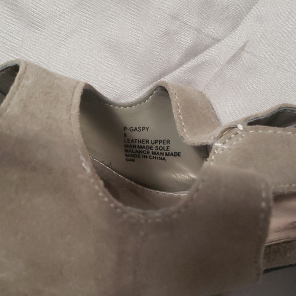 Steve Madden "gaspy"  suede heels - Picture 7 of 7